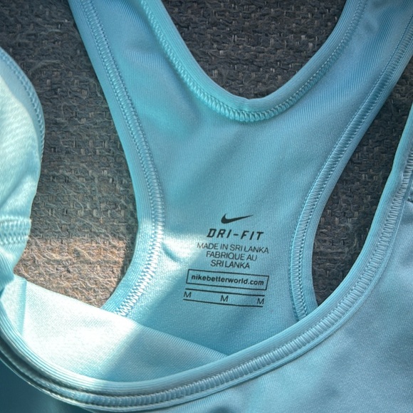 Women’s Nike Bra - Picture 2 of 3